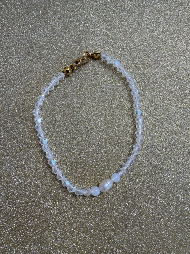 Handmade bracelet with iridescent crystal