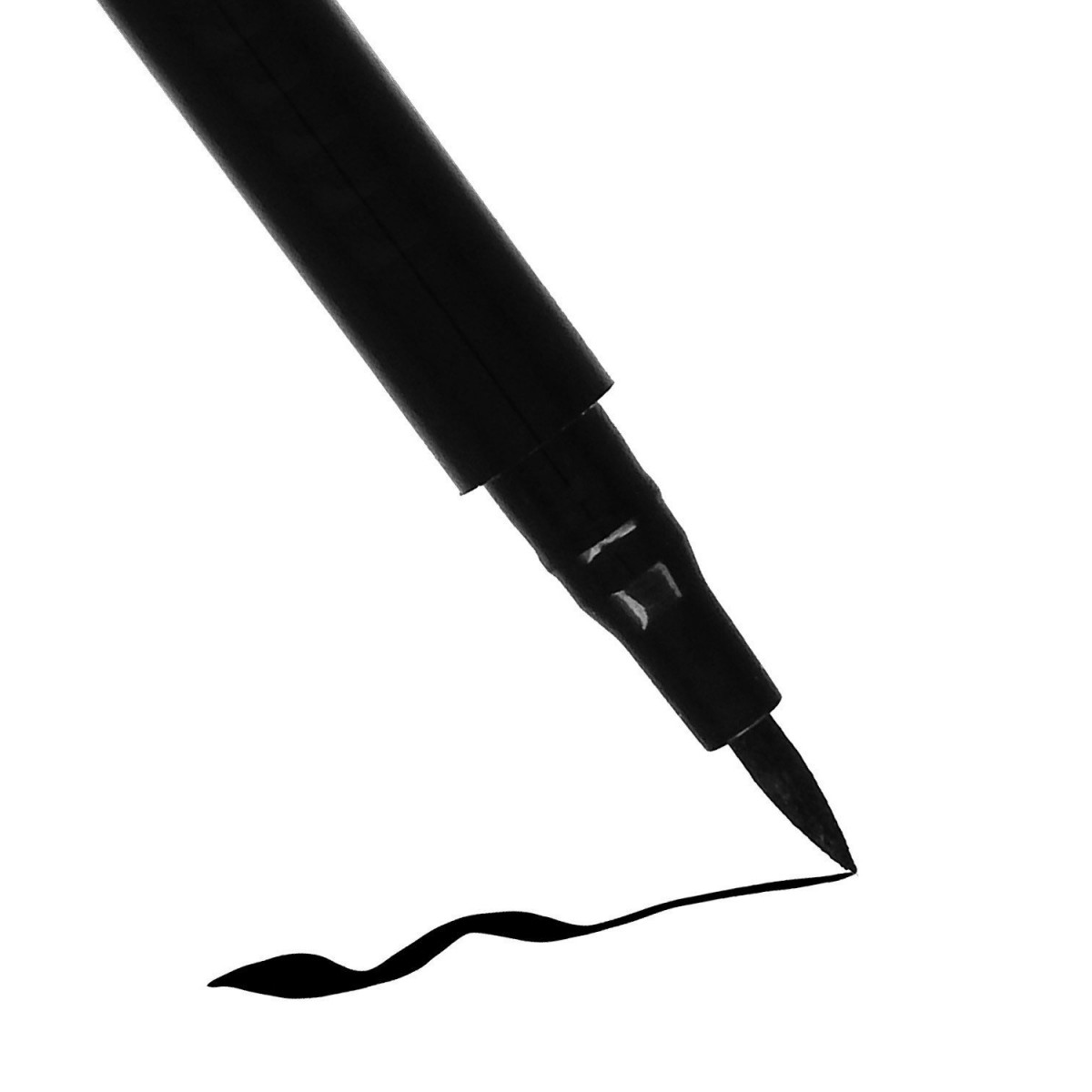 W7 Extra Fine Eye Liner Pen – Αδιάβροχο Eyeliner με Πολύ Λεπτή Μύτη για Απόλυτη Ακρίβεια - Image 2