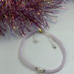 Ροζ χειροποίητο βραχιόλι με μικρές χάντρες και φυσική baroque πέρλα