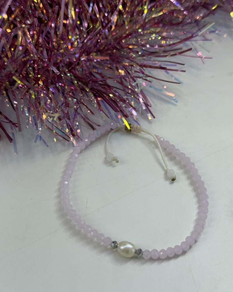 Ροζ χειροποίητο βραχιόλι με μικρές χάντρες και φυσική baroque πέρλα